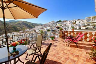 Appartement ruim met groot terras in Andalusische dorp Almachar overwinteren - Casa Violeta