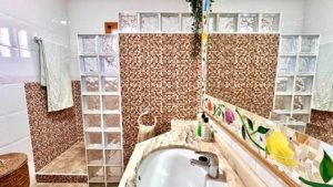 badkamer met inloopdouche
