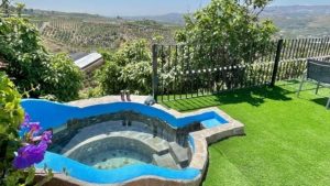outdoor jacuzzi met uitzicht