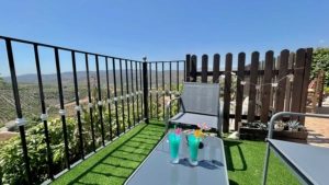 panorama balkon met zitje